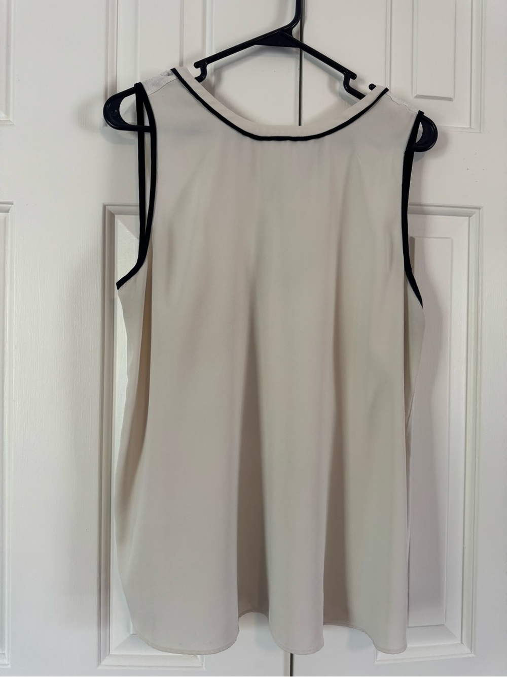 LOFT Sleeveless Flowy Top